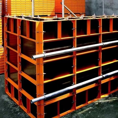 Sistema de encofrado de madera contrachapada de marco de acero para la construcción de sótanos de hormigón