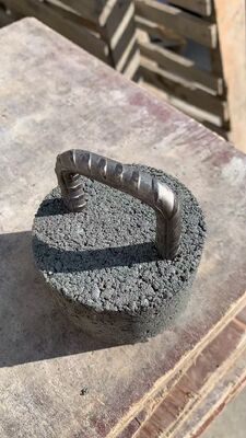 Producto de hormigón prefabricado para estructuras de refuerzo