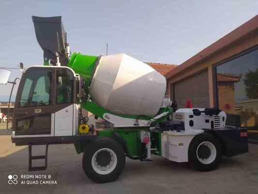 Cuatro ruedas Chasis autocargador Pequeño camión de mezcla de hormigón mini