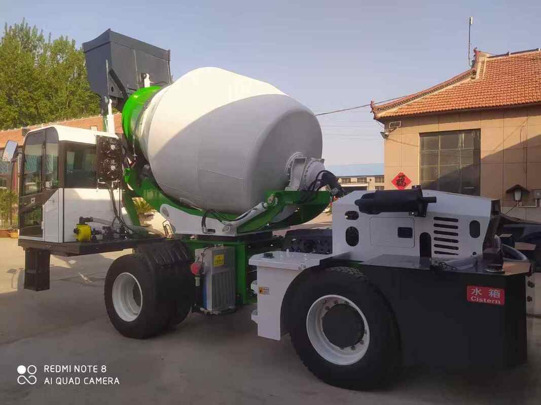 Cuatro ruedas autocarga pequeña mini camión mezclador de hormigón con sistema de pesaje electrónico