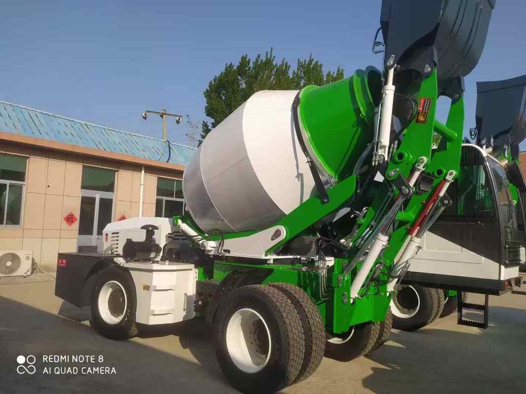 85KW 3.5CBM Nuevo diseño de autocarga del camión mezclador de hormigón